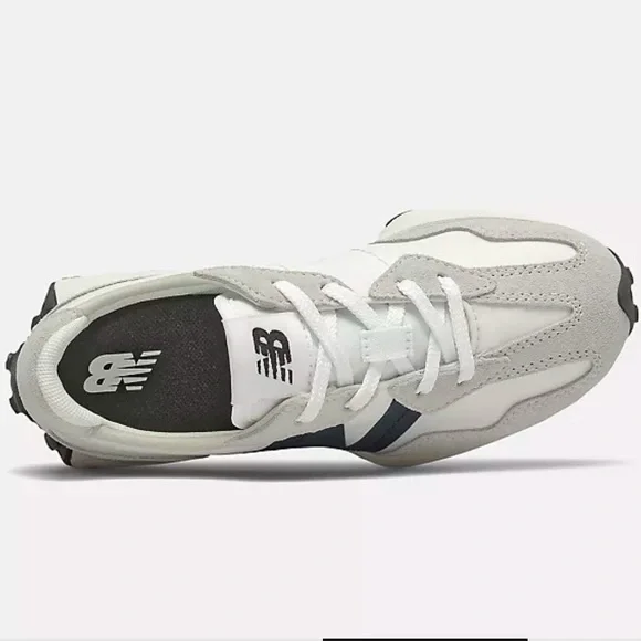 NWT’S NEW BALANCE 327 SILVER BIRCH & BLACK!TODDLER SIZE 12!
